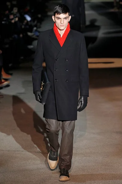Look 28